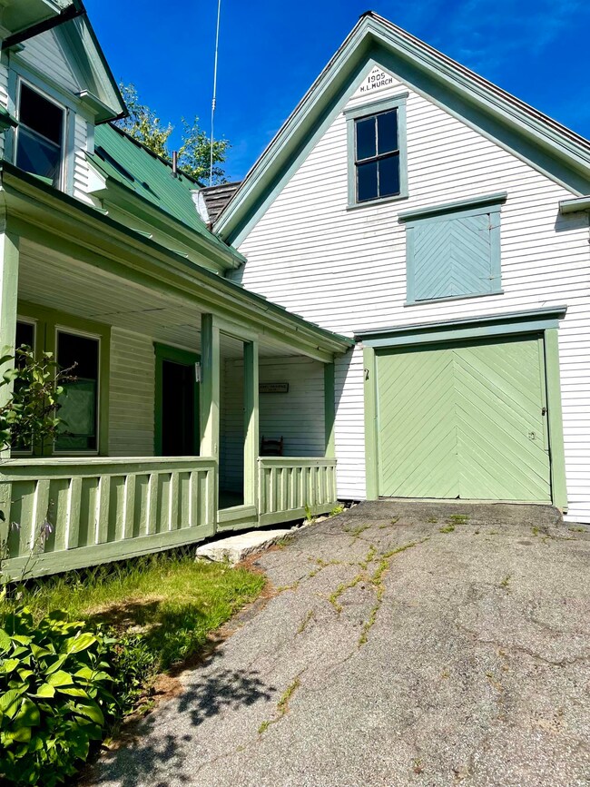 1069 barn:porch