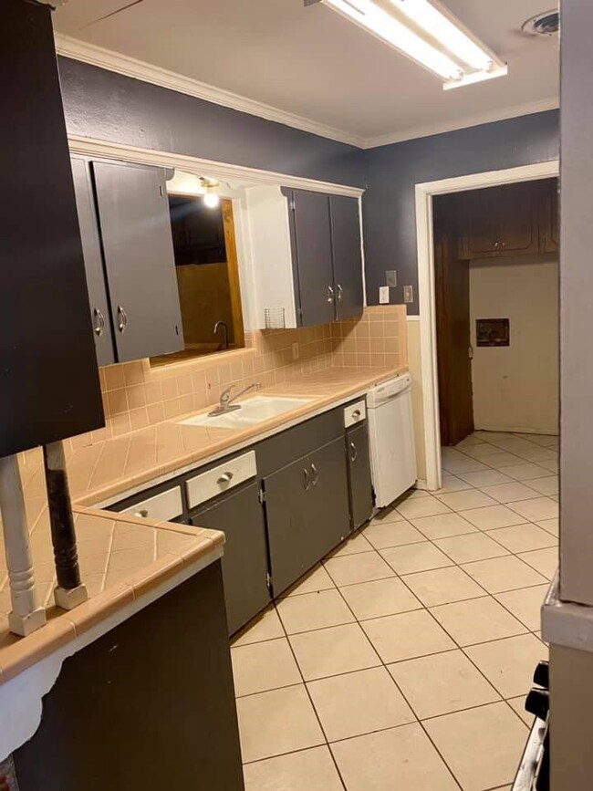 1420 Andrea Dr, Bay City, TX 77414 - photo 5