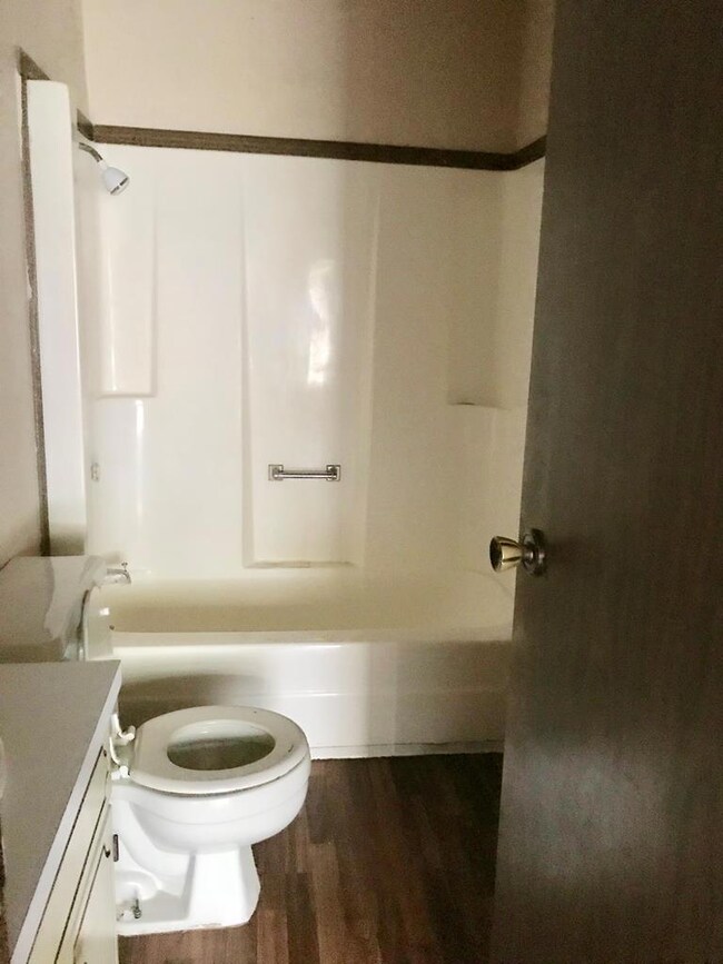 1019 Avenue I, Bay City, TX 77414 - photo 7