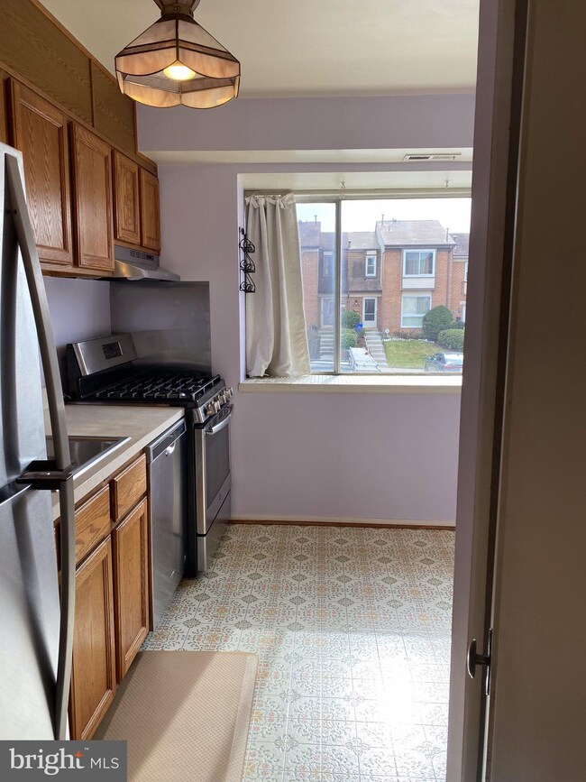 2384 Sun Valley Cir, Silver Spring, MD 20906 - photo 6