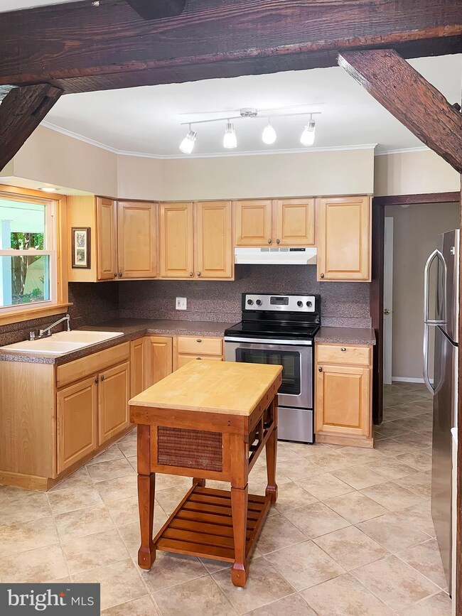 9814 Monroe St, Cockeysville, MD 21030 - photo 5