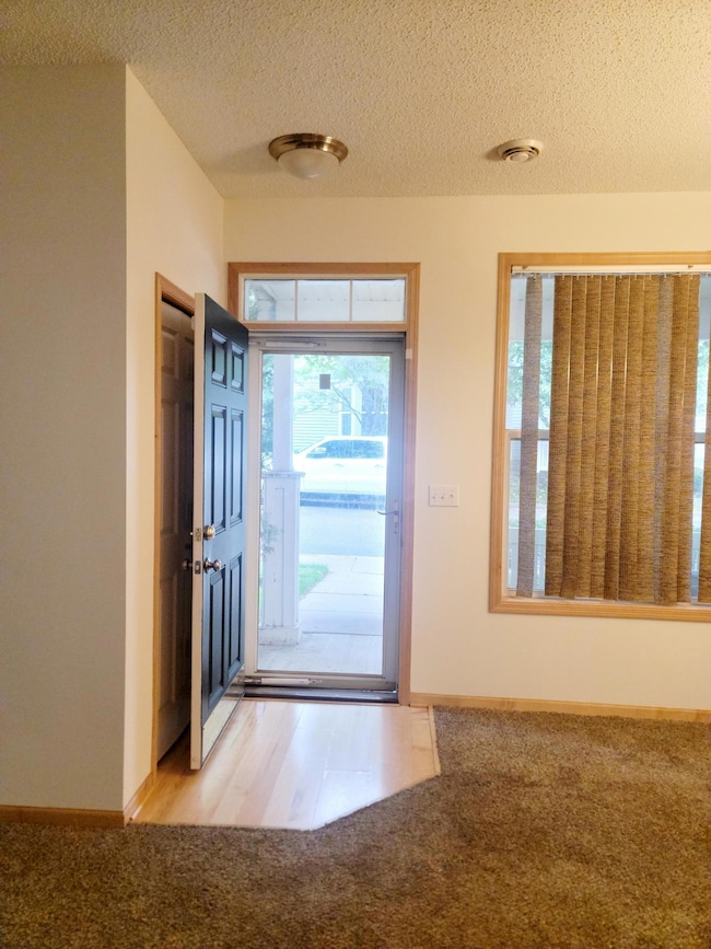 3049 Chamberlain St unit 4, Maplewood, MN 55109 - photo 2