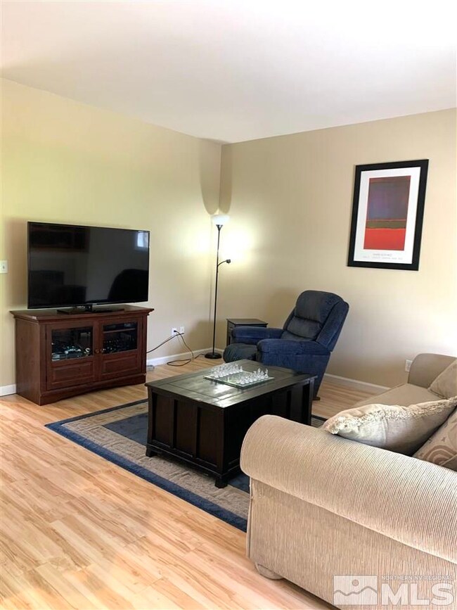 560 Preston Burr Ln, Reno, NV 89503 - photo 6