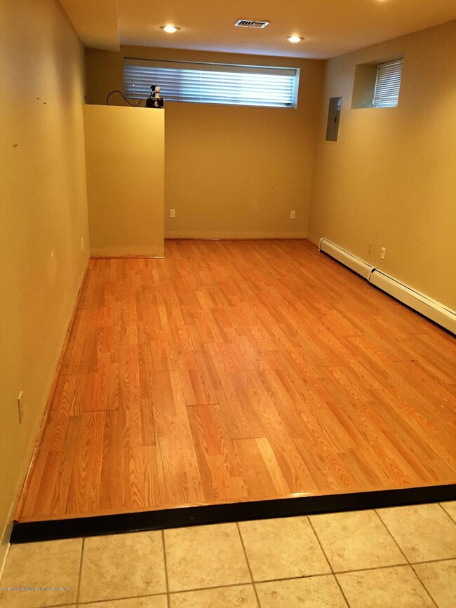 20 Buel Ave unit B, Staten Island, NY 10304 - photo 7