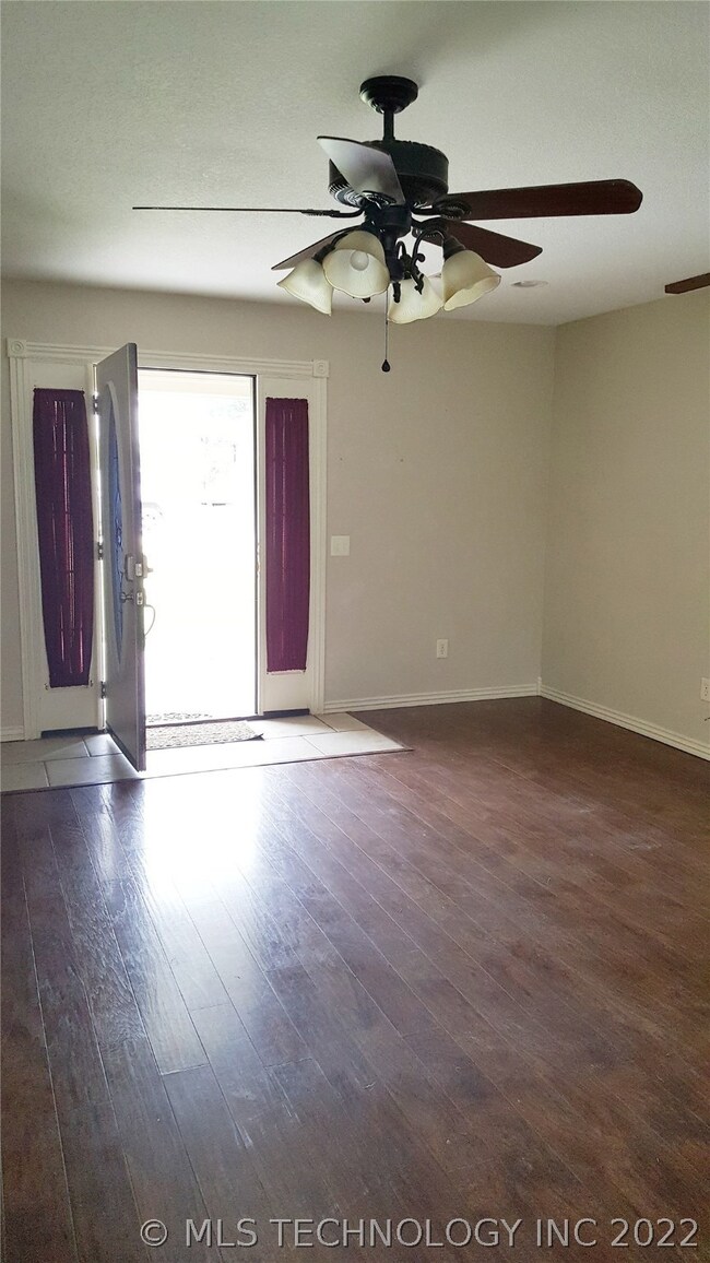 807 E Creek Ave, McAlester, OK 74501 - photo 2