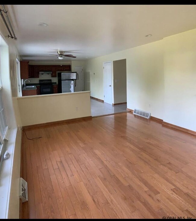 7 Weigand Ln, Delmar, NY 12054 - photo 2