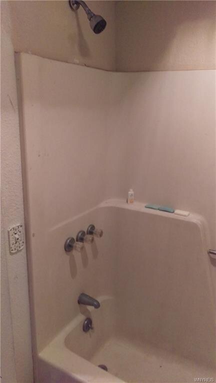 411 Oliver St unit Upper Front, North Tonawanda, NY 14120 - photo 3