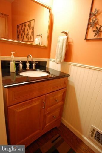 4005 Hunting Pines Ct, Fairfax, VA 22032 - photo 7