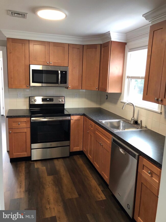 3890 Round Meadow Ln, Hatboro, PA 19040 - photo 7