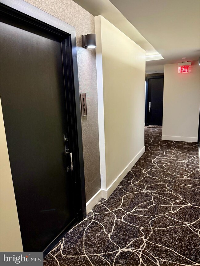 Logan 13 unit T05, Washington, DC 20005 - photo 4