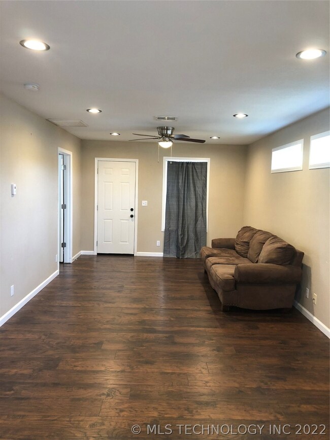 406 W 17th St, Ada, OK 74820 - photo 2