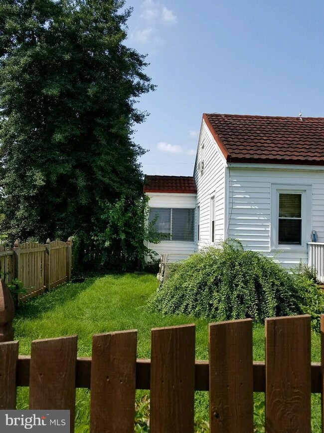 3401 Stratford St, Colonial Beach, VA 22443 - photo 5