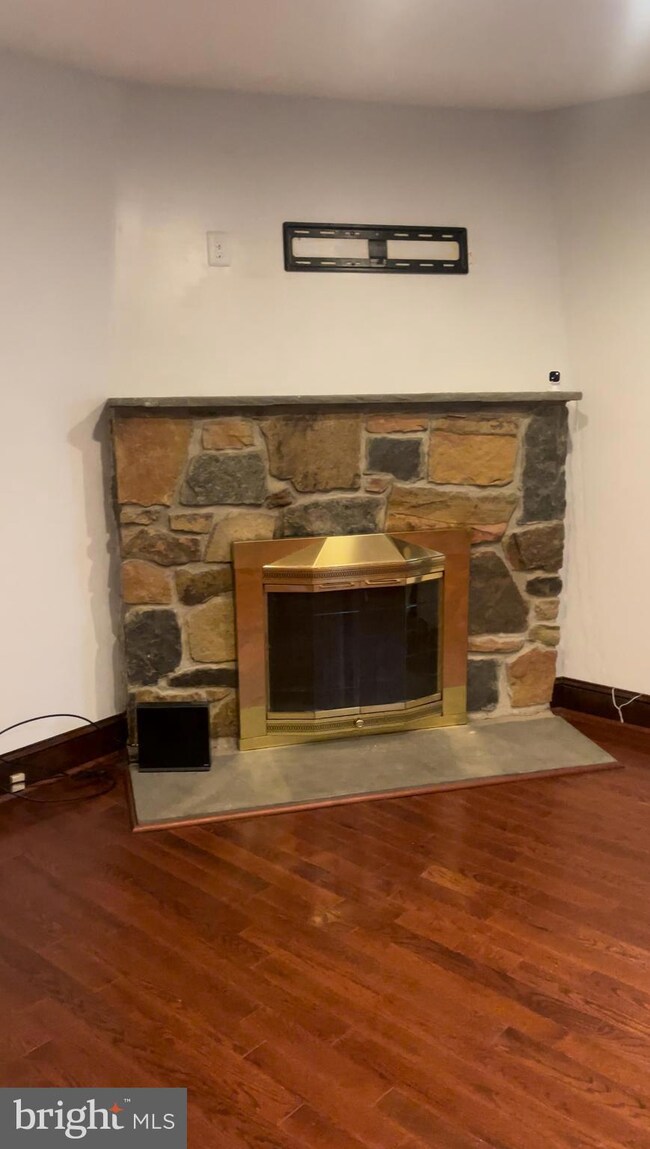 100 E Avon Rd, Brookhaven, PA 19015 - photo 5