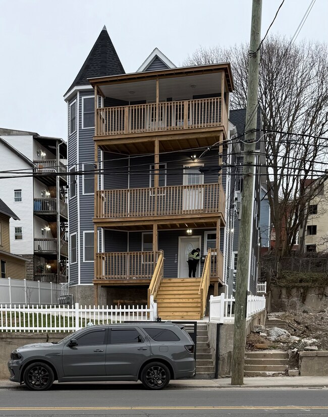 975 N Main St, Waterbury, CT 06704 - photo 2