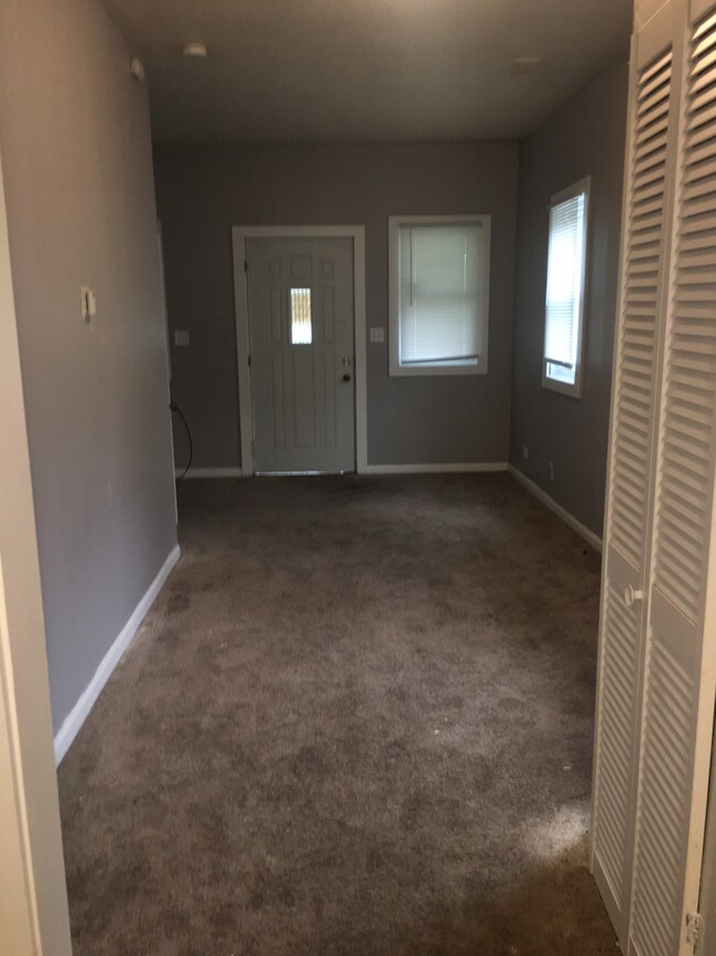 1124 Ridgeway Ave, Aurora, IL 60506 - photo 4