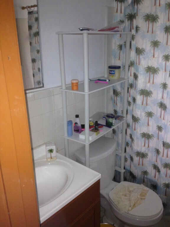 566 BATHROOM