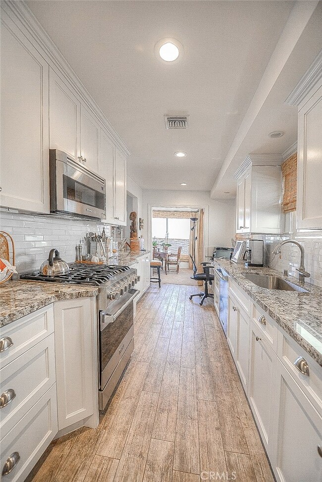 2137 Channel Rd, Newport Beach, CA 92661 - photo 7