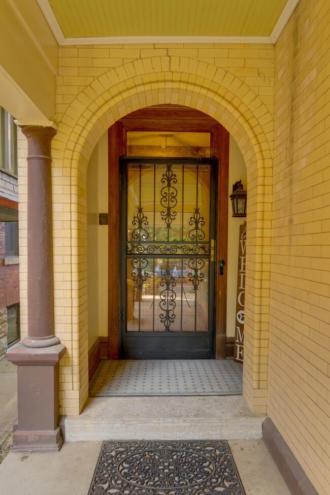 1062 Bryden Rd, Columbus, OH 43205 - photo 6