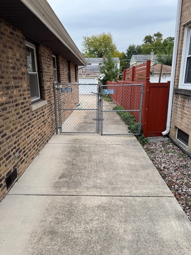 1315 Elliott St, Park Ridge, IL 60068 - photo 2