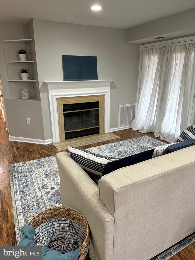 9605 Lake Pointe Ct unit 103, Upper Marlboro, MD 20774 - photo 4