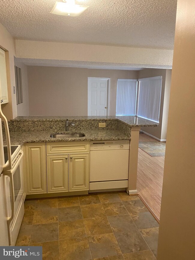 14021 Justin Way unit 23-D, Laurel, MD 20707 - photo 2