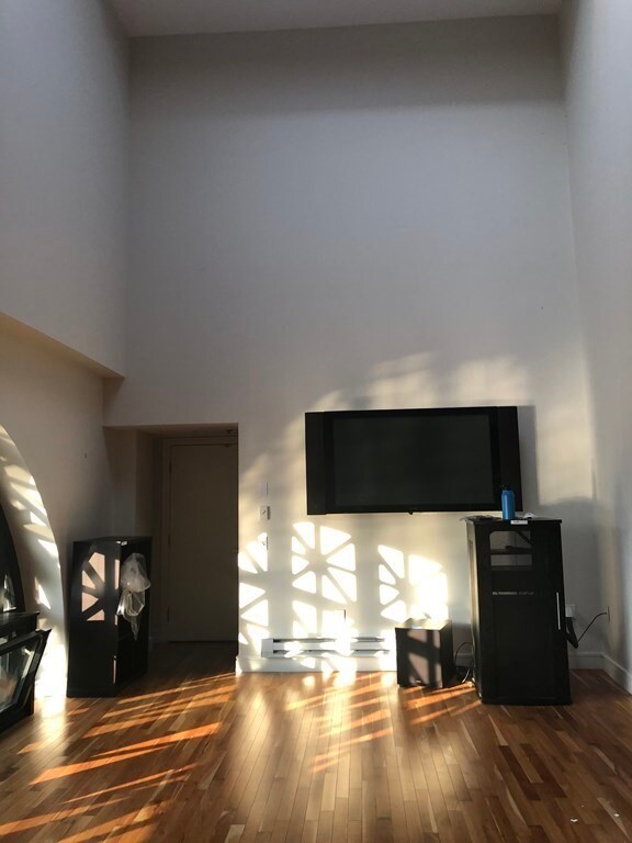 2420 Beacon St unit PH5, Chestnut Hill, MA 02467 - photo 4