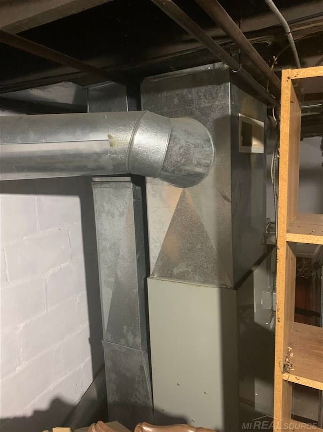 1203 Varney St, Port Huron, MI 48060 - photo 5