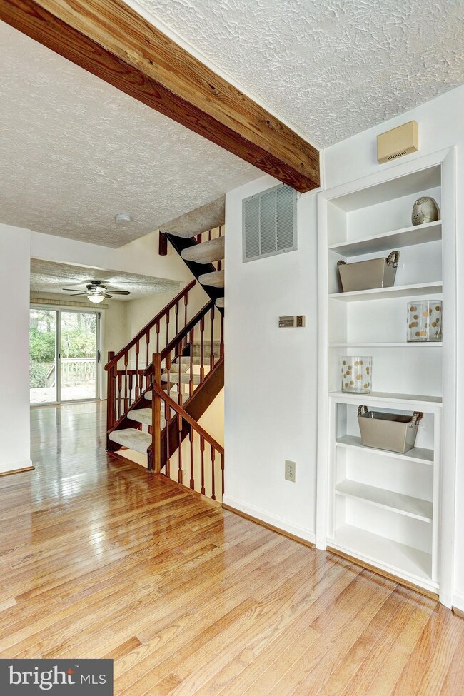 6022 Tree Swallow Ct, Columbia, MD 21044 - photo 3