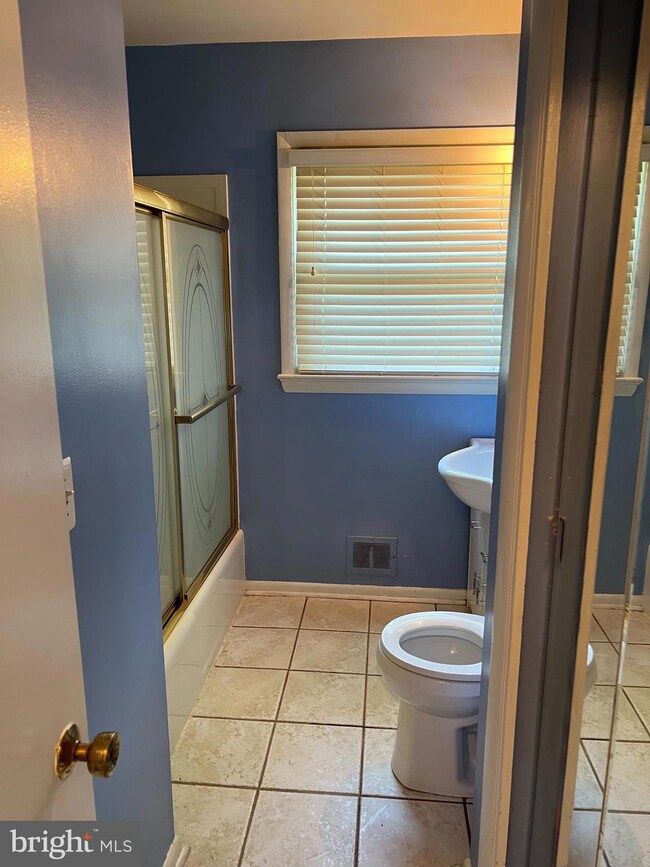 1105 Mentor Ave, Capitol Heights, MD 20743 - photo 6