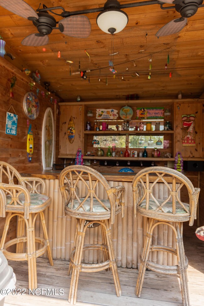 Tiki Bar!