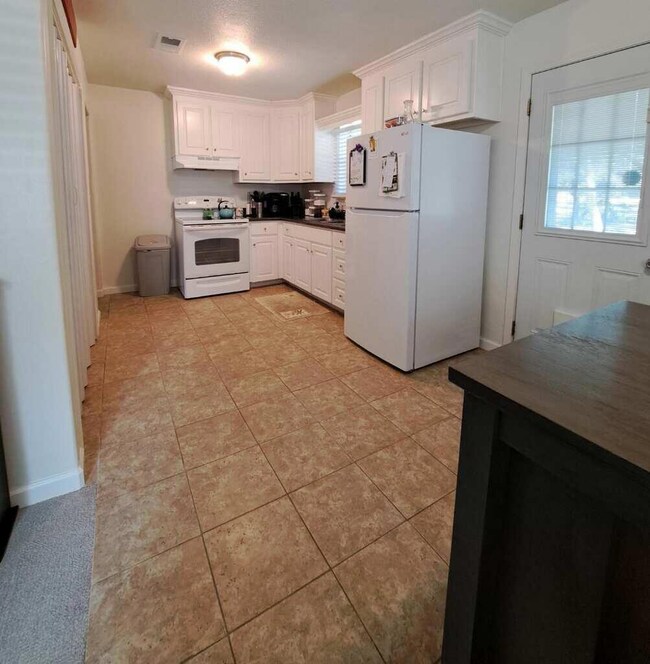 COMANCHE KITCHEN 11