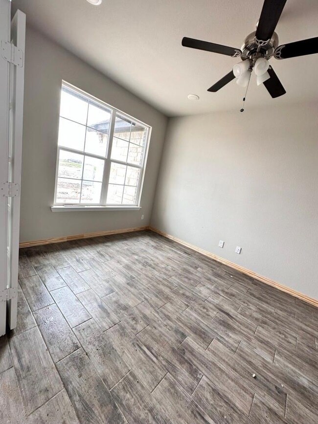 109 Hillock Ct, Decatur, TX 76234 - photo 4