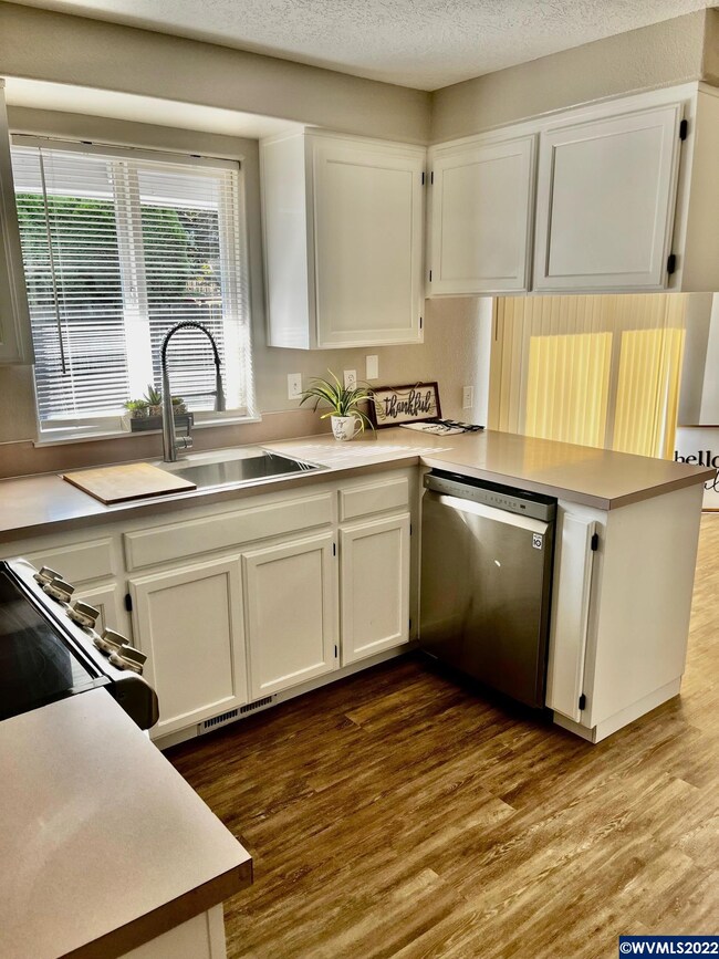 1216 Troy St NE, Keizer, OR 97303 - photo 5