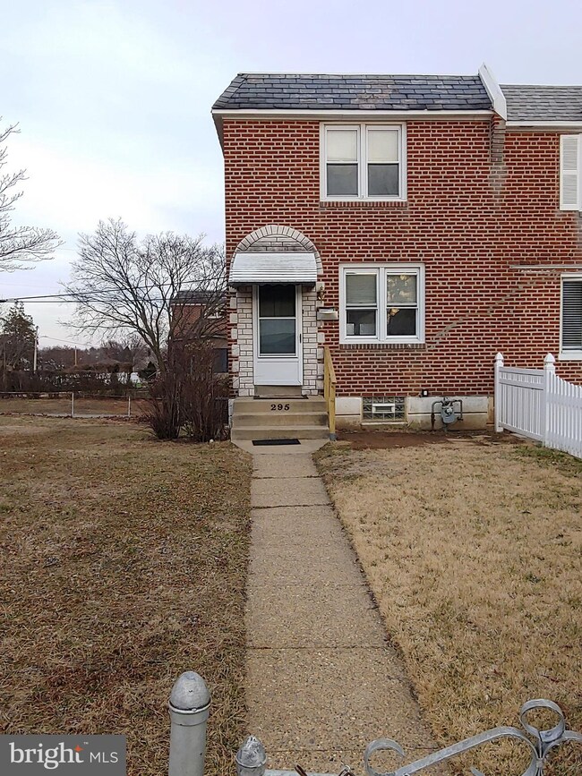 295 N Oak Ave, Clifton Heights, PA 19018 - photo 3