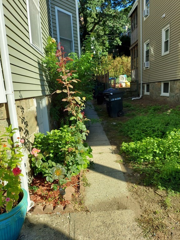 10 Sheldon St unit 2, Roslindale, MA 02131 - photo 2