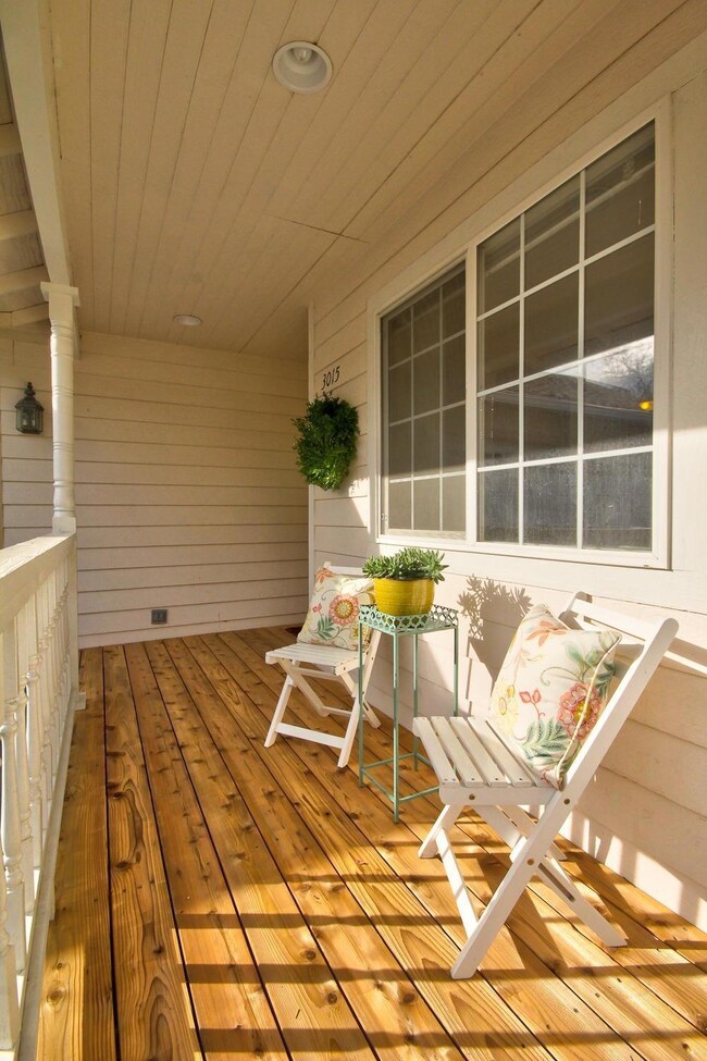 3015 E McAndrews Rd, Medford, OR 97504 - photo 2