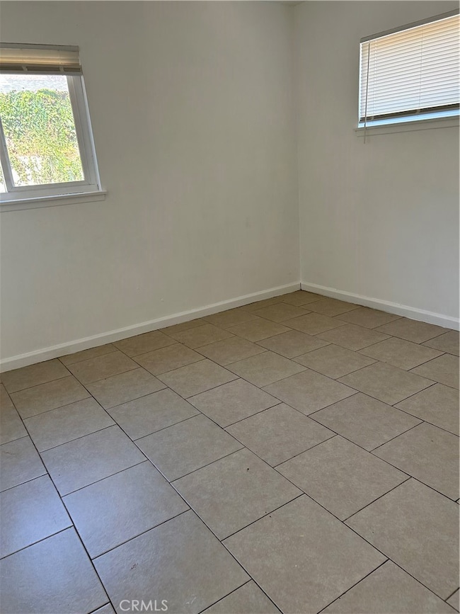 386 Sequoia St, San Bernardino, CA 92407 - photo 2