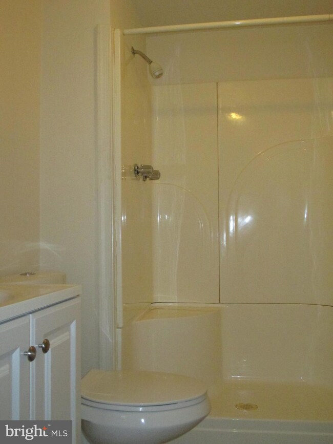 870 W Lombard St, Baltimore, MD 21201 - photo 2