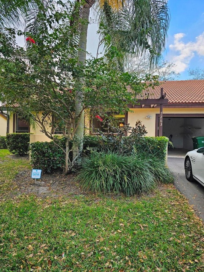 7263 Papaya Way, Tamarac, FL 33321 - photo 4