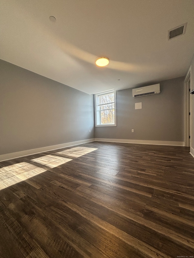 303 Norwich-New London Turnpike unit D, Montville, CT 06382 - photo 4