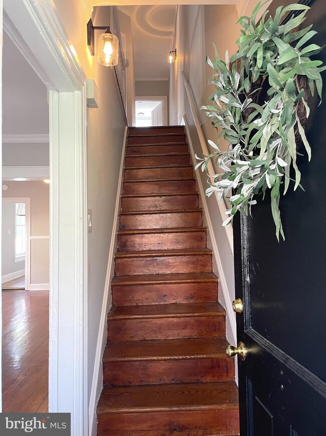 854 Summit Grove Ave, Bryn Mawr, PA 19010 - photo 2