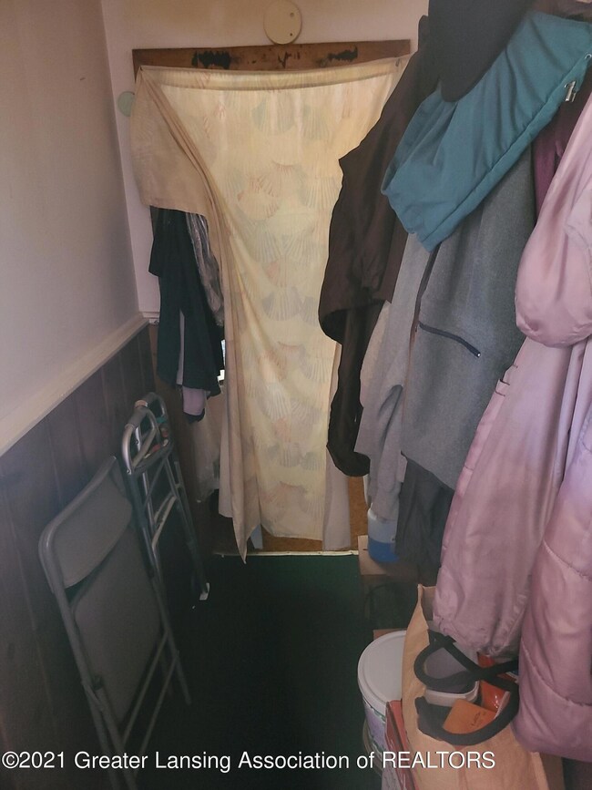 1032 Regent St, Lansing, MI 48912 - photo 7