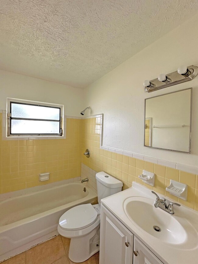 1107 N 21st St unit A, Fort Pierce, FL 34950 - photo 7