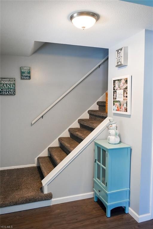 844 Sunset Ave, Sheffield Lake, OH 44054 - photo 6