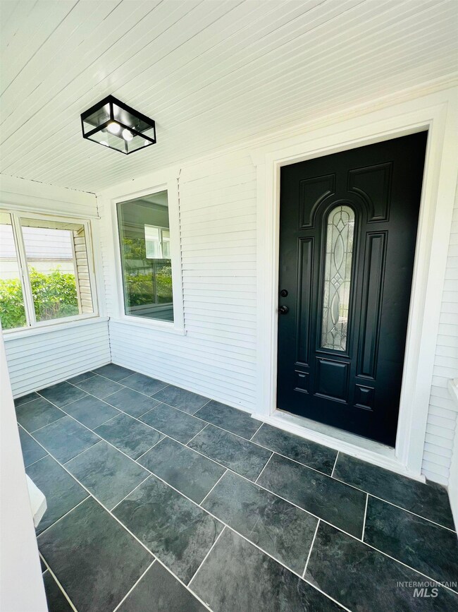 1710 Albion Ave, Burley, ID 83318 - photo 2