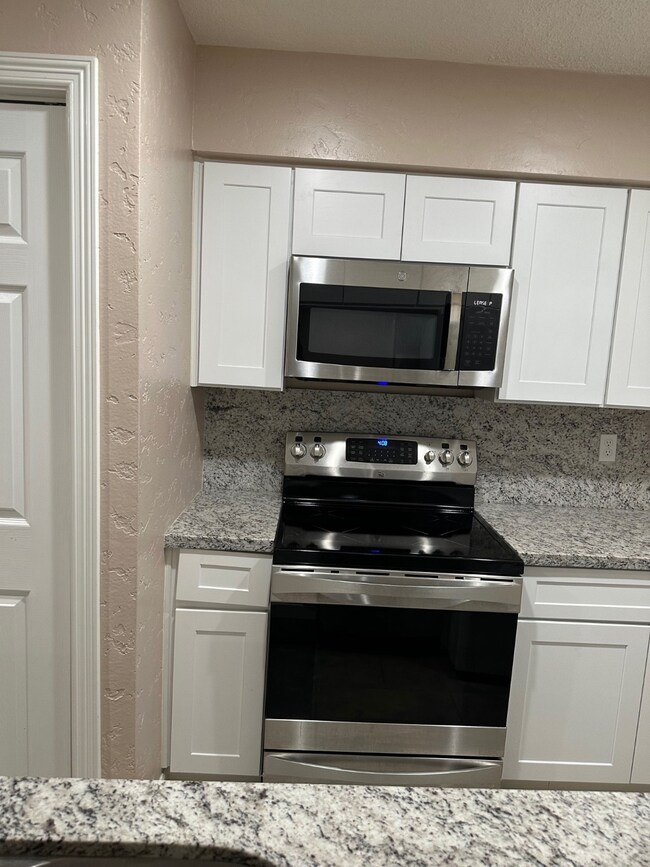 5632 Birchmont Dr unit 23, Houston, TX 77091 - photo 6