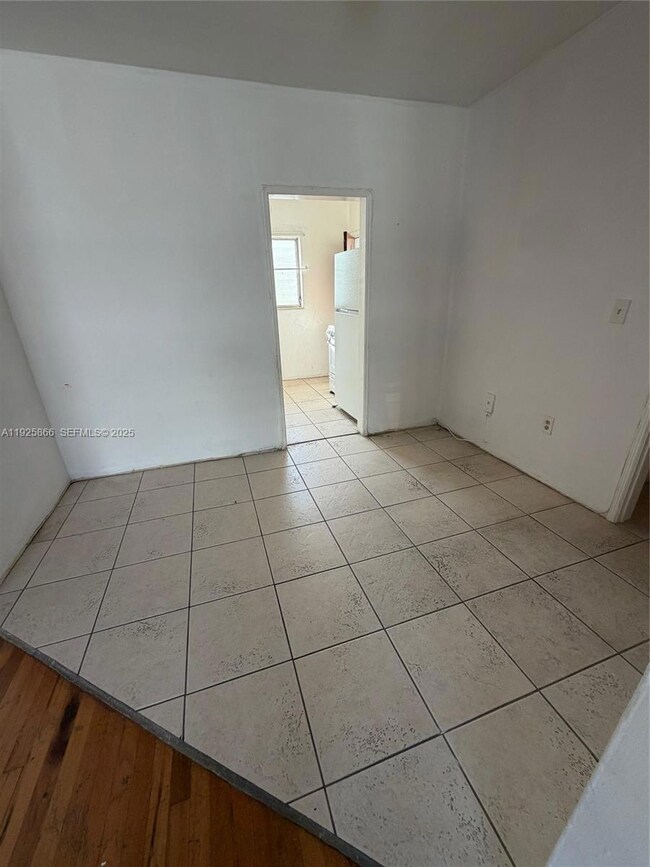 945 Bay Dr unit 6, Miami Beach, FL 33141 - photo 3