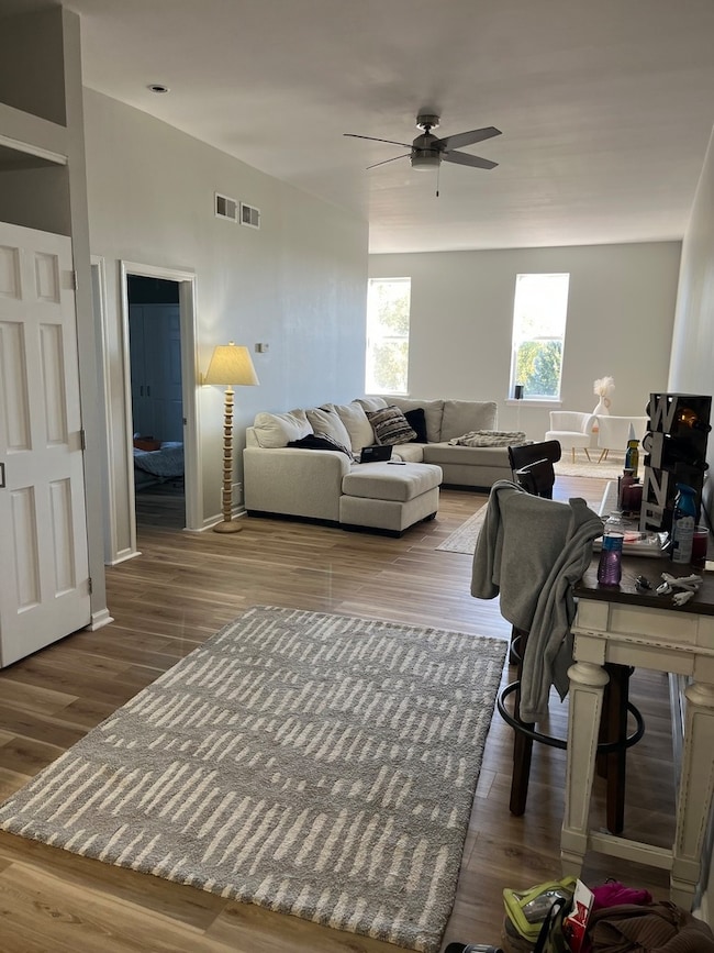 903 Main St unit 2, Antioch, IL 60002 - photo 4