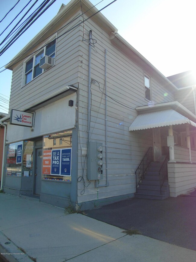 131 S Blakely St unit 2nd Floor, Dunmore, PA 18512 - photo 2