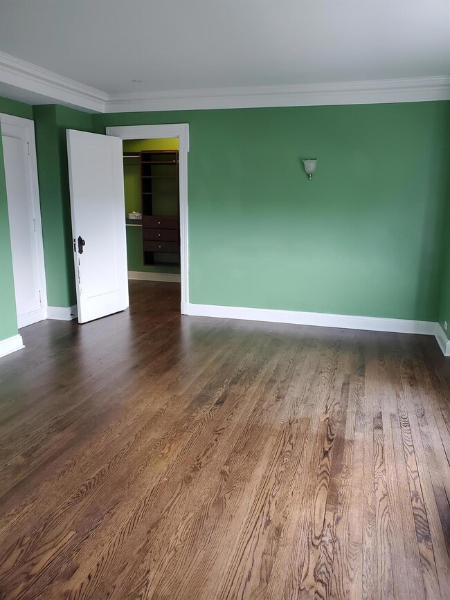Bedroom 1 second angle092321014856592311